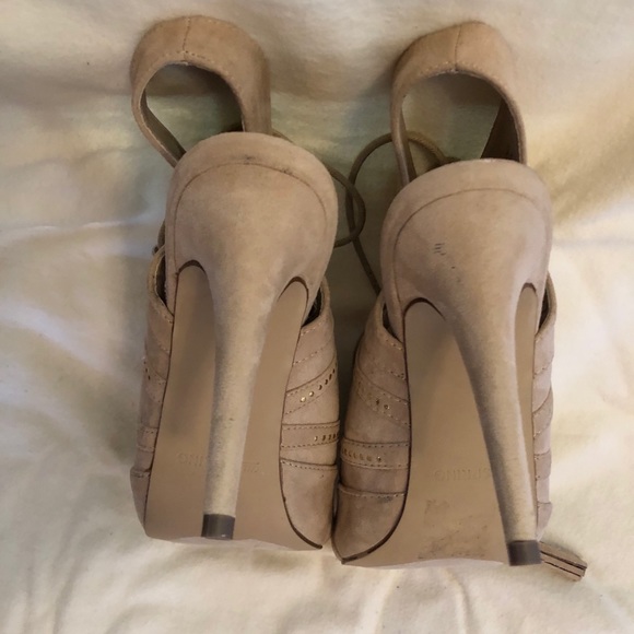 Call It Spring Suede Heels Size 7 - Picture 5 of 8